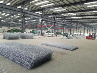 安平縣中石絲網(wǎng)制造有限公司車(chē)間